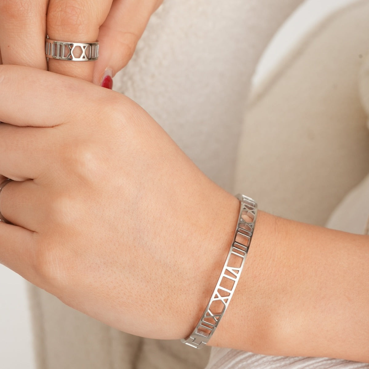 Hollow Numerals Bracelet - Silver